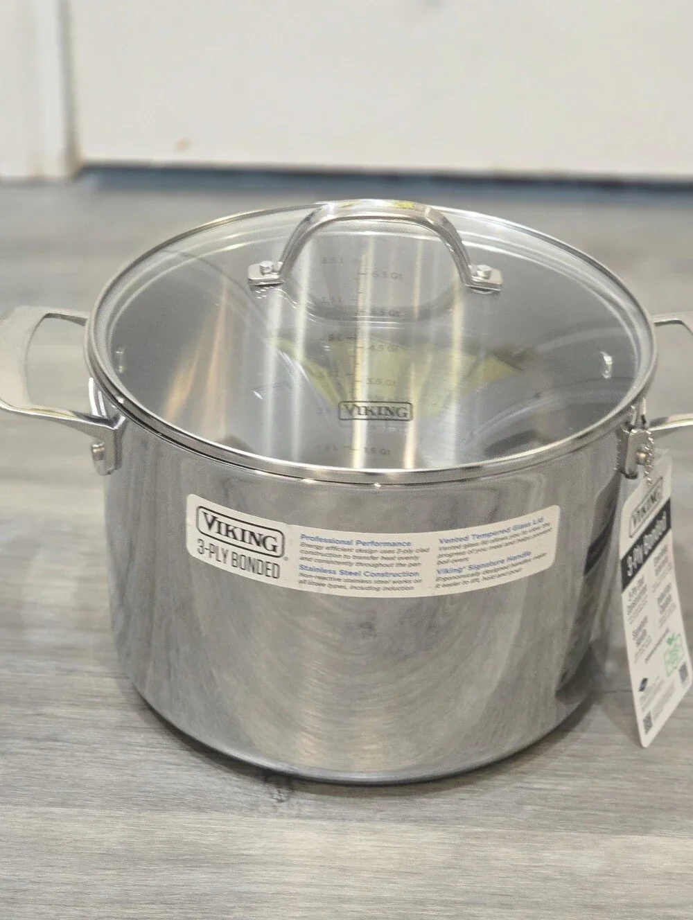 Viking 3-Ply Bonded Stainless Steel 8QT Stock Pot with Lid - Silver